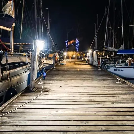 شقة Przystan Tlo Dla Mew ريدزيفو